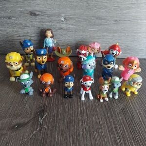 Paw Patrol Colorful Action Figure Lot